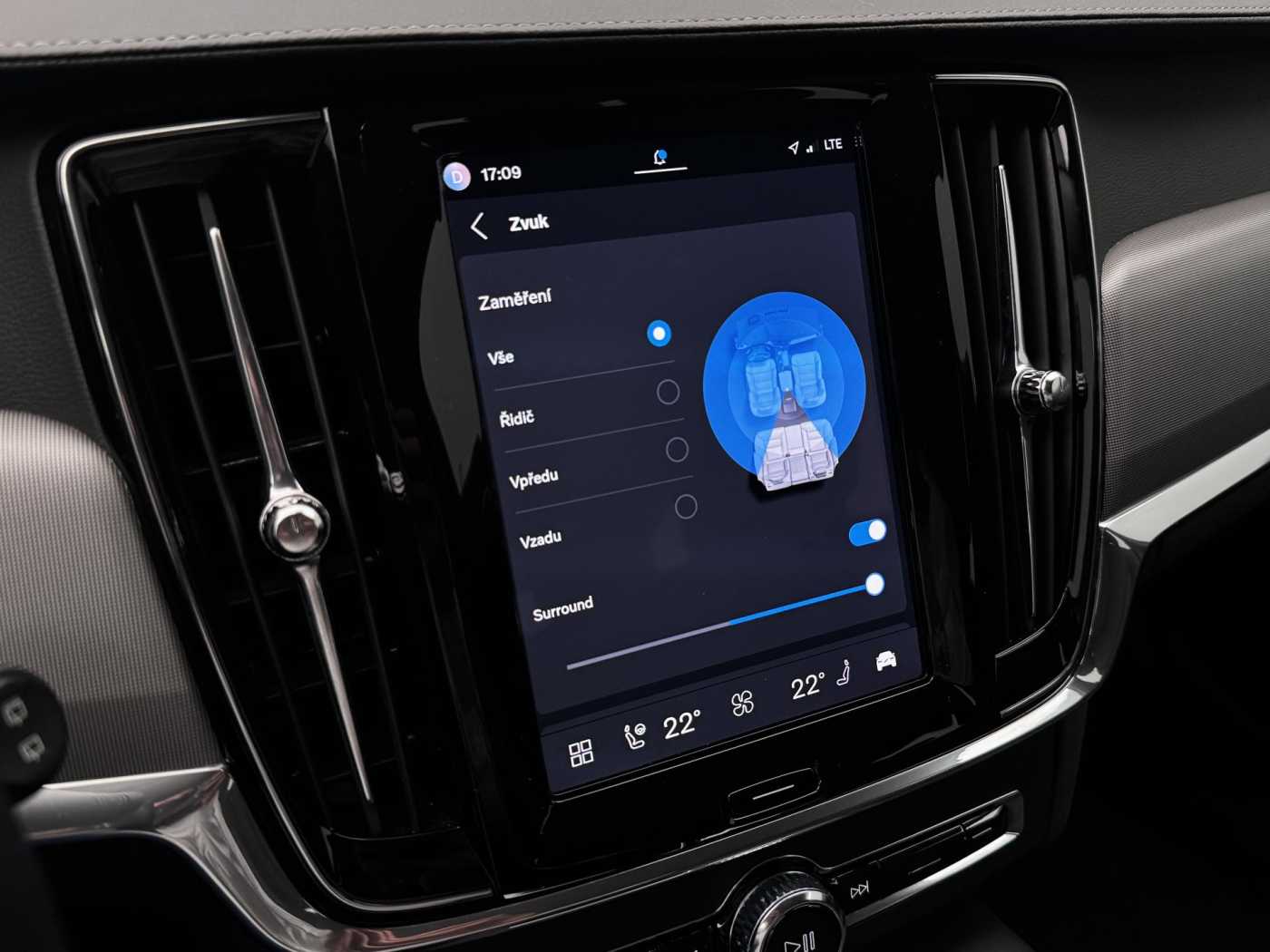 Volvo V90 Cross Country
