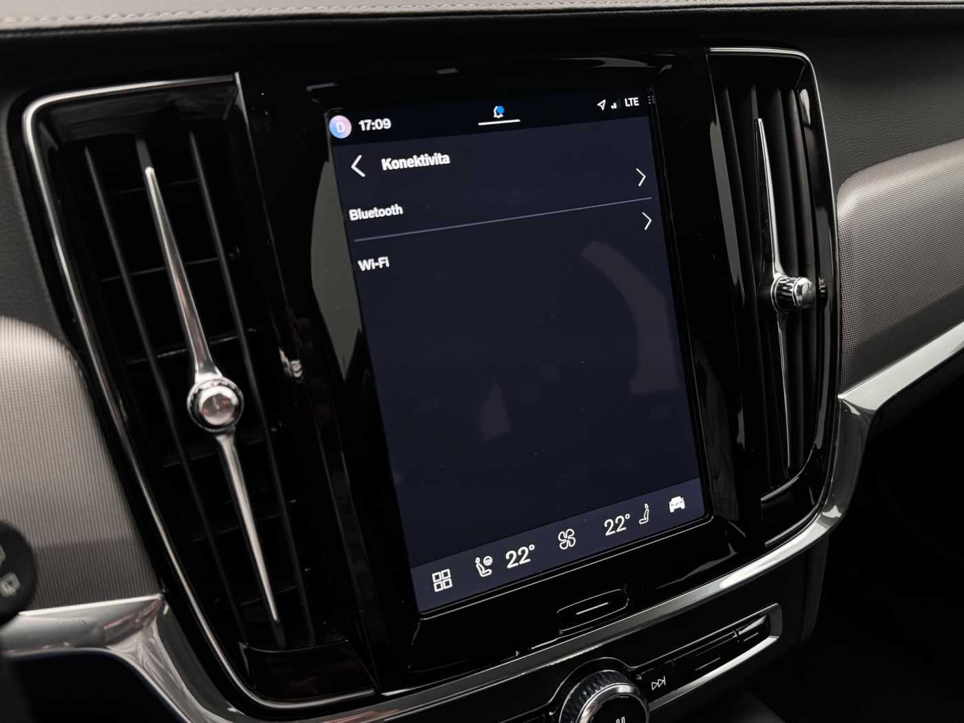 Volvo V90 Cross Country