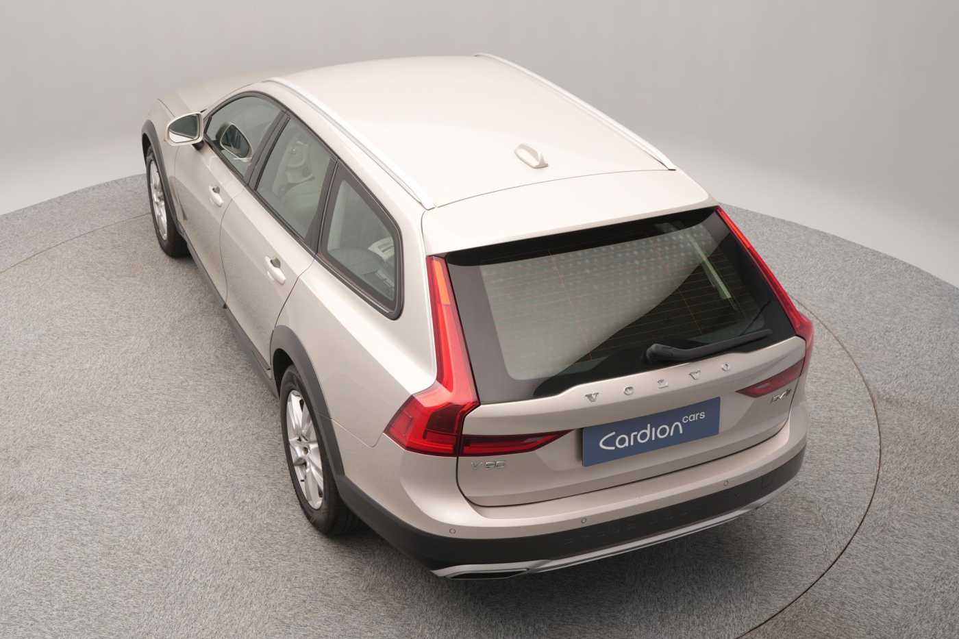 Volvo V90 Cross Country