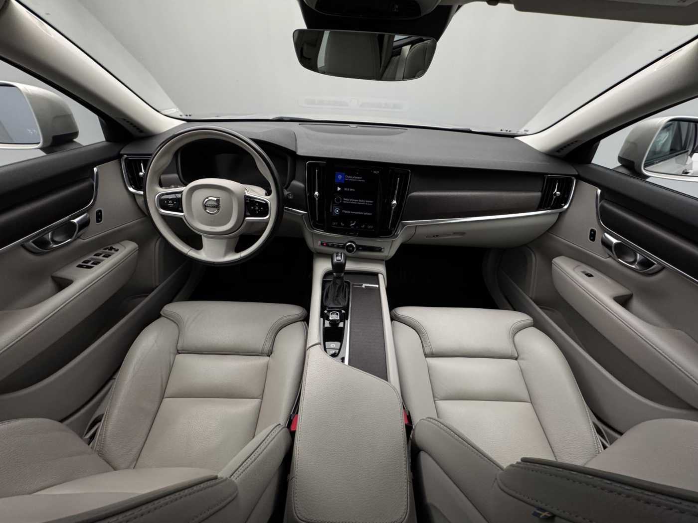 Volvo V90 Cross Country