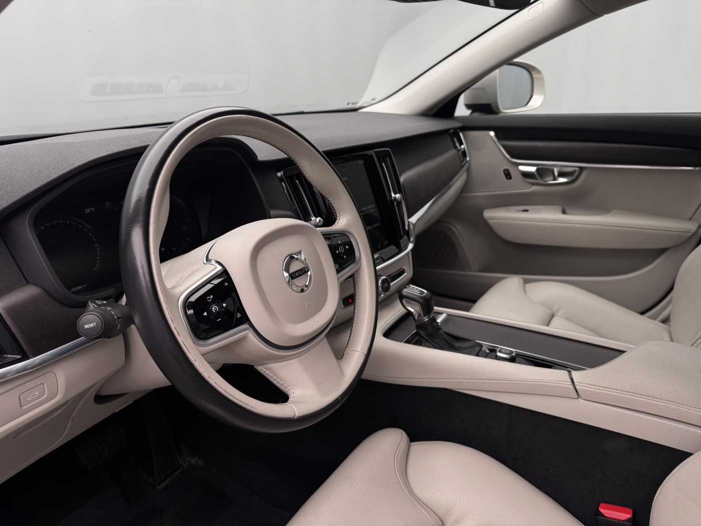 Volvo V90 Cross Country