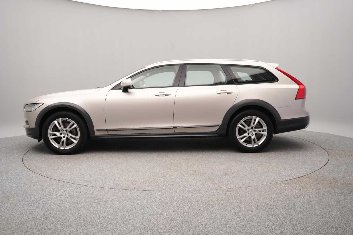 Volvo V90 Cross Country