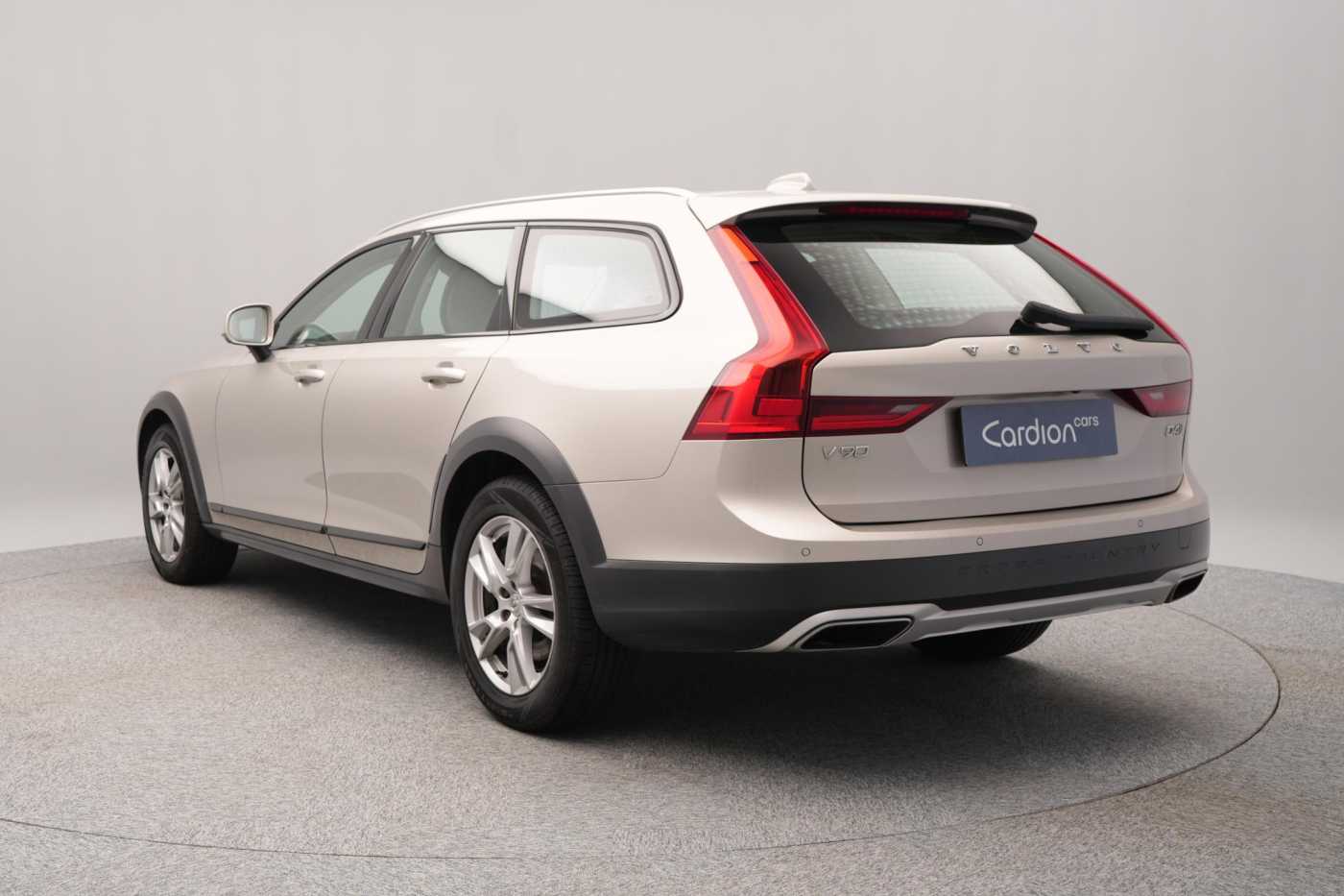 Volvo V90 Cross Country