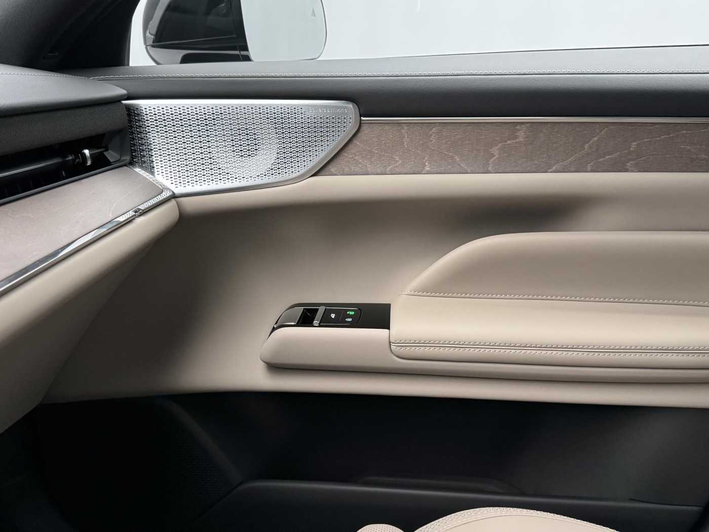 Volvo ES90