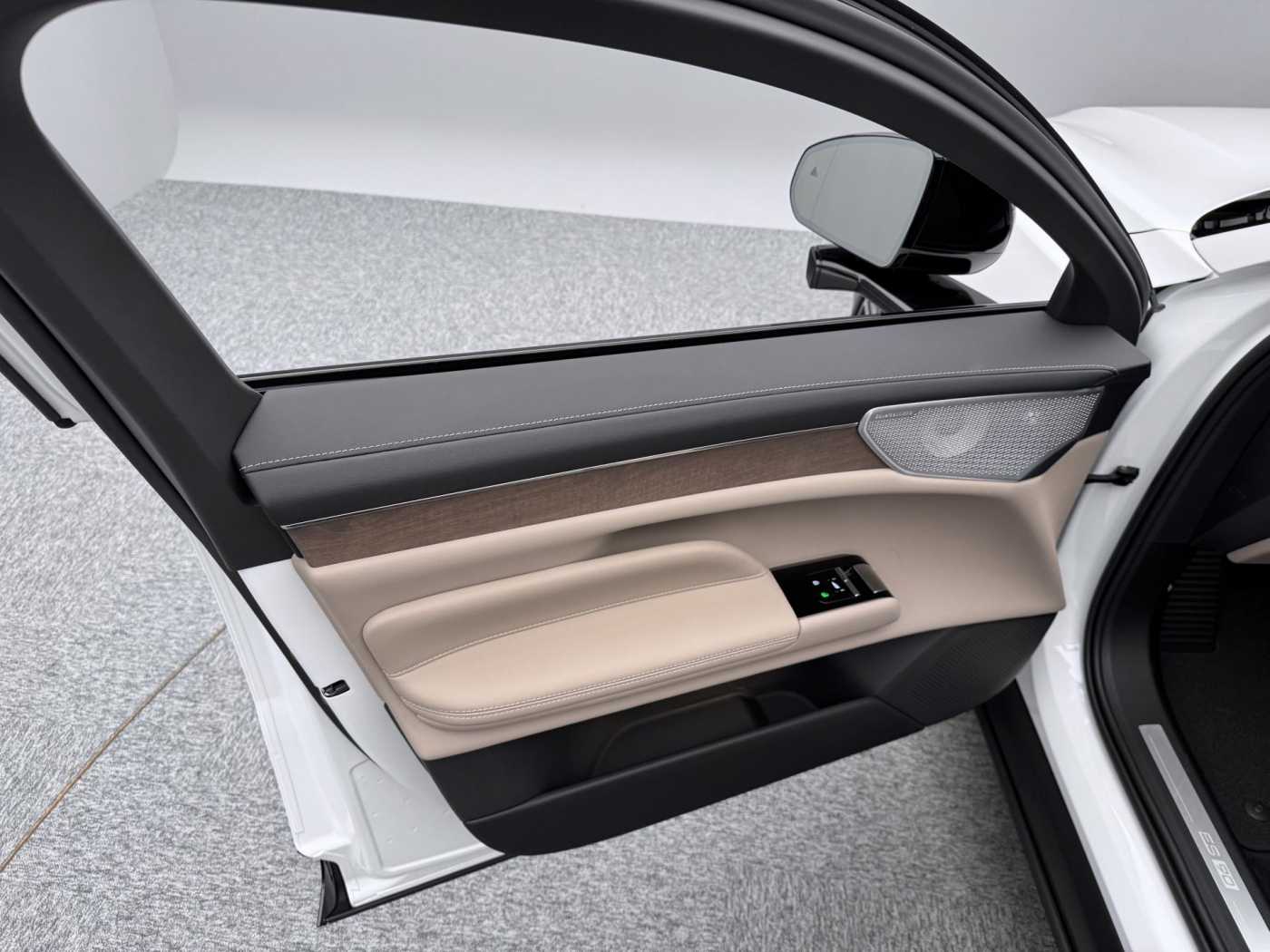 Volvo ES90