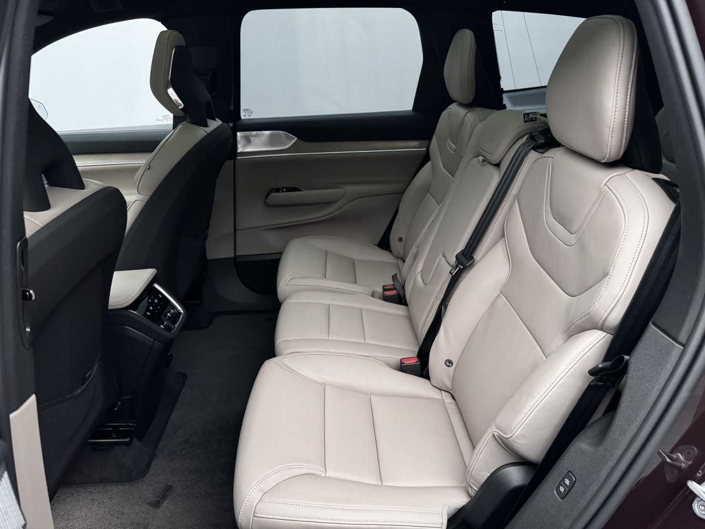 Volvo EX90