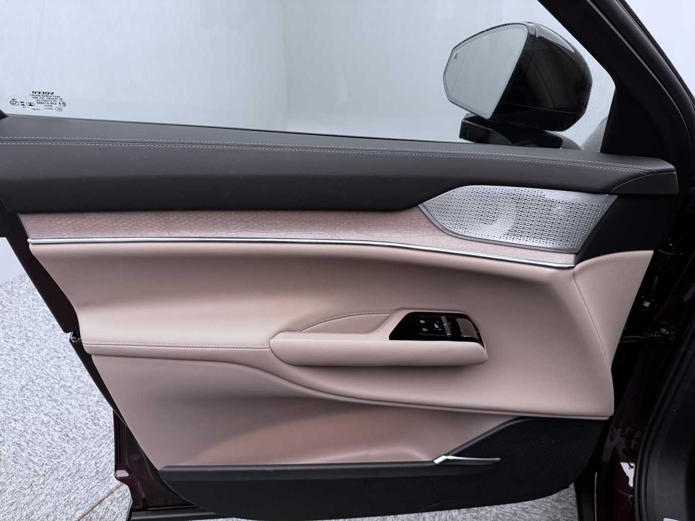 Volvo EX90