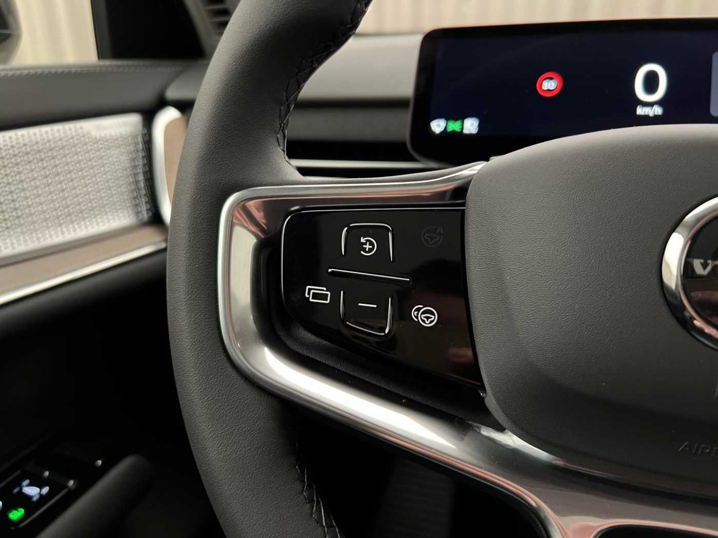Volvo EX90