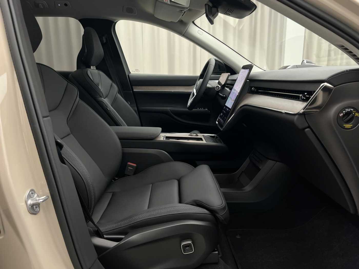 Volvo EX90