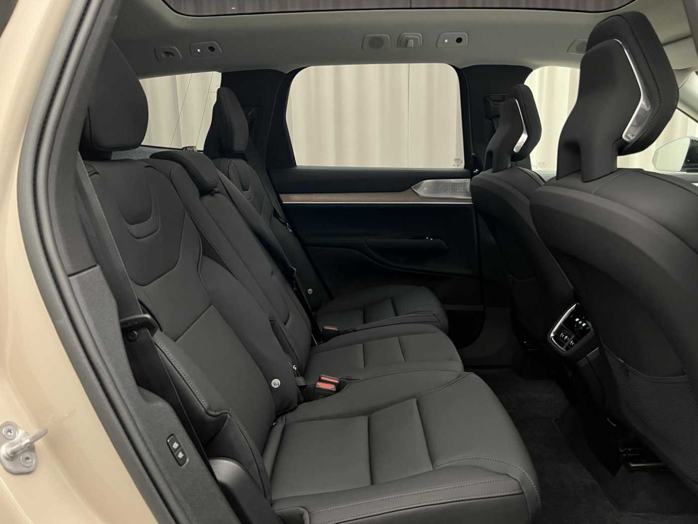 Volvo EX90
