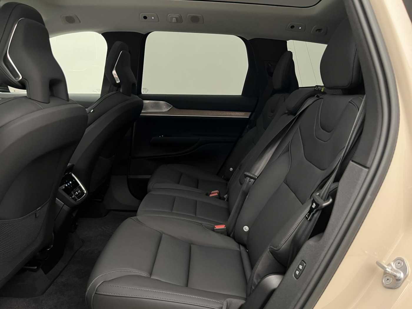 Volvo EX90