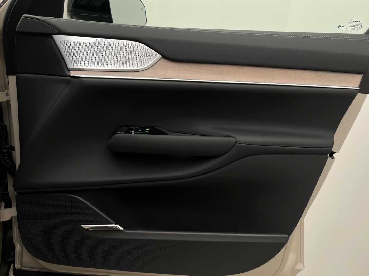 Volvo EX90