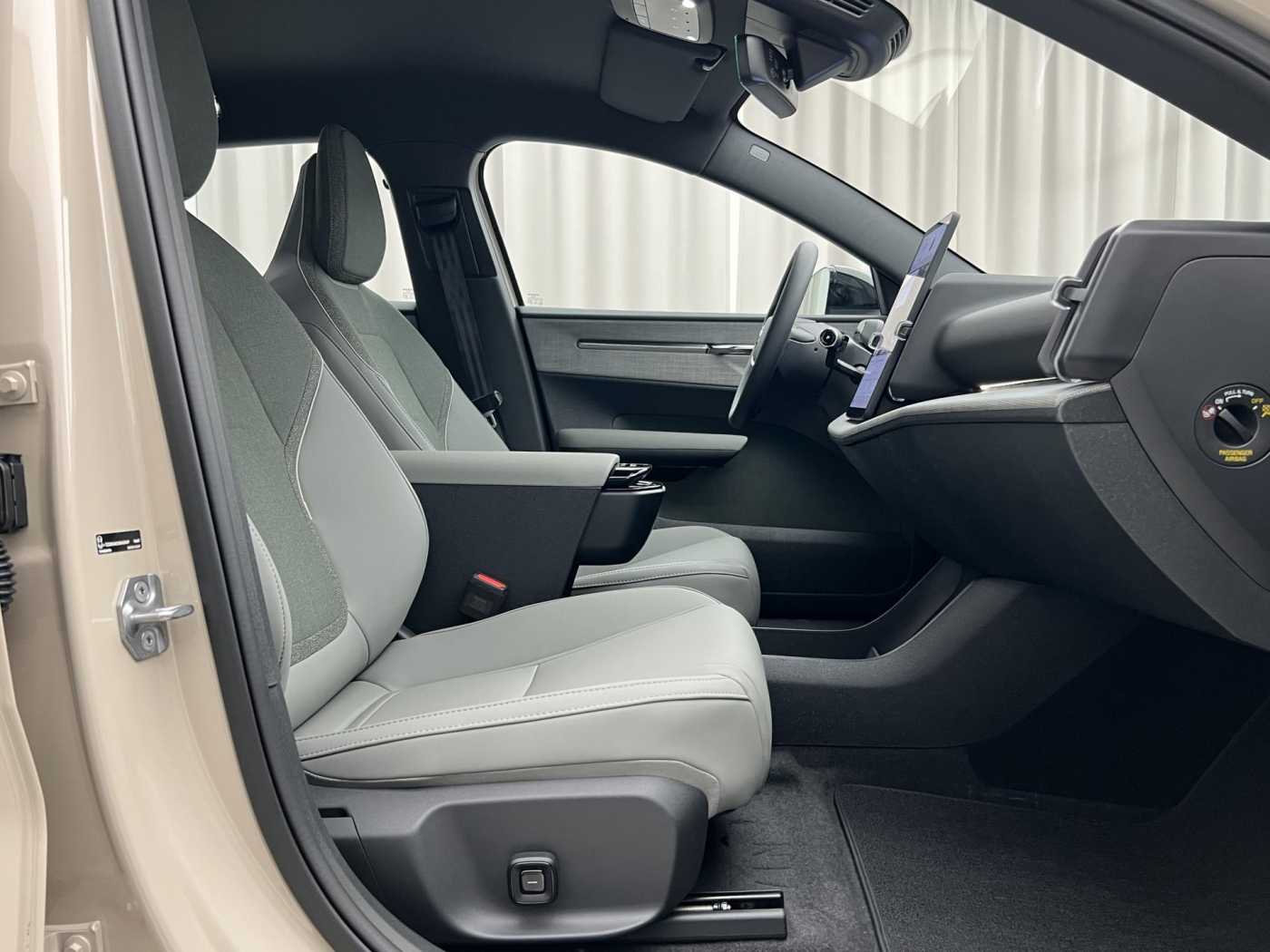 Volvo EX30