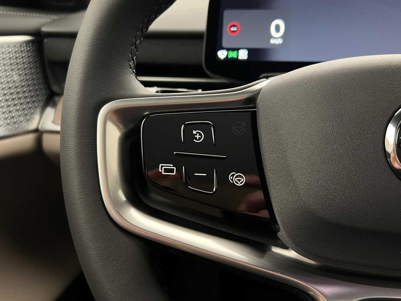 Volvo ES90