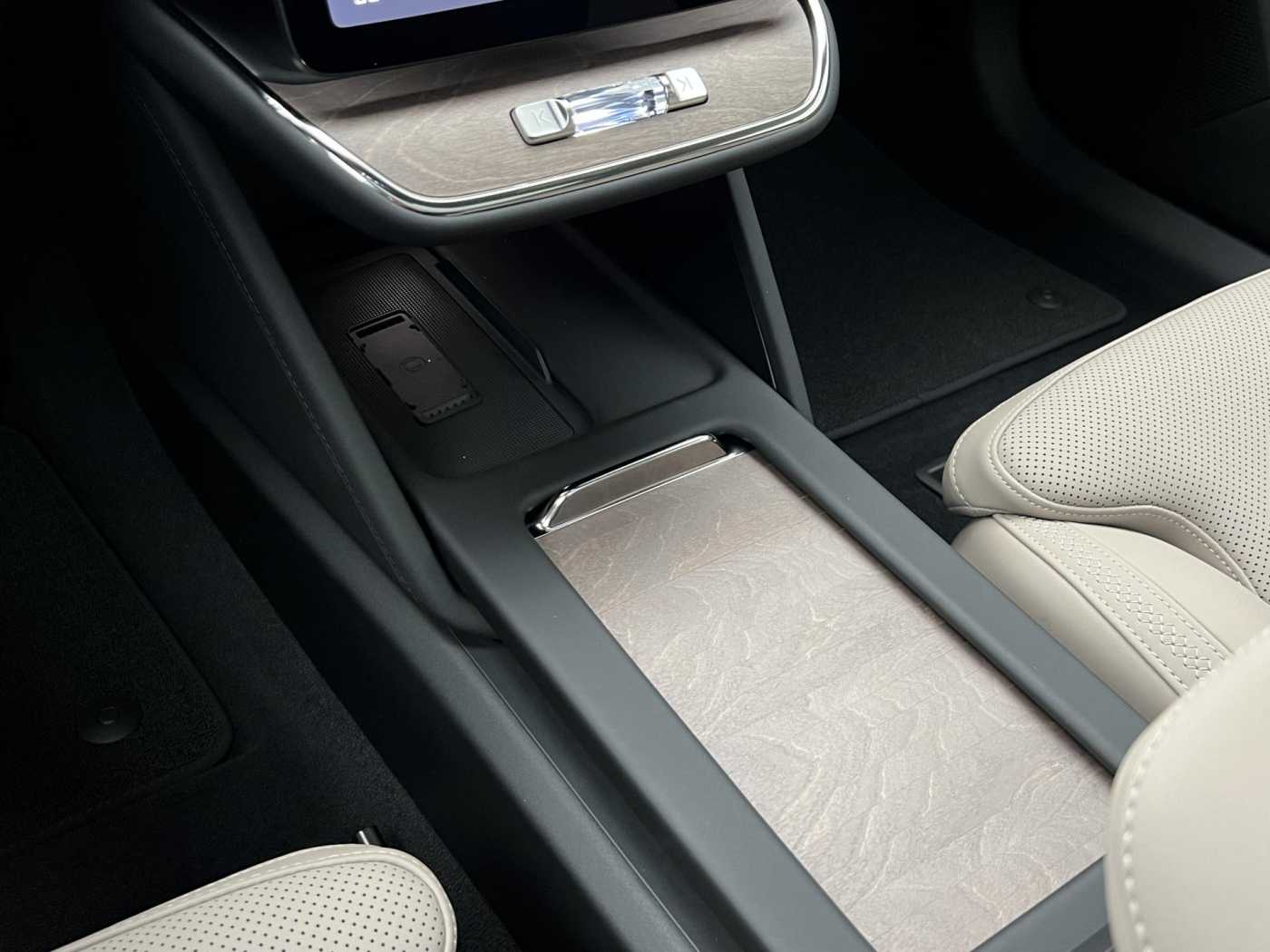 Volvo ES90