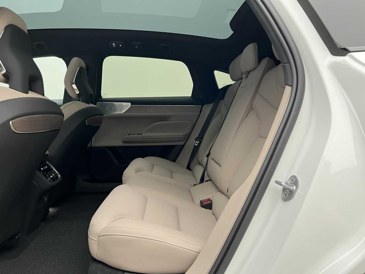 Volvo ES90