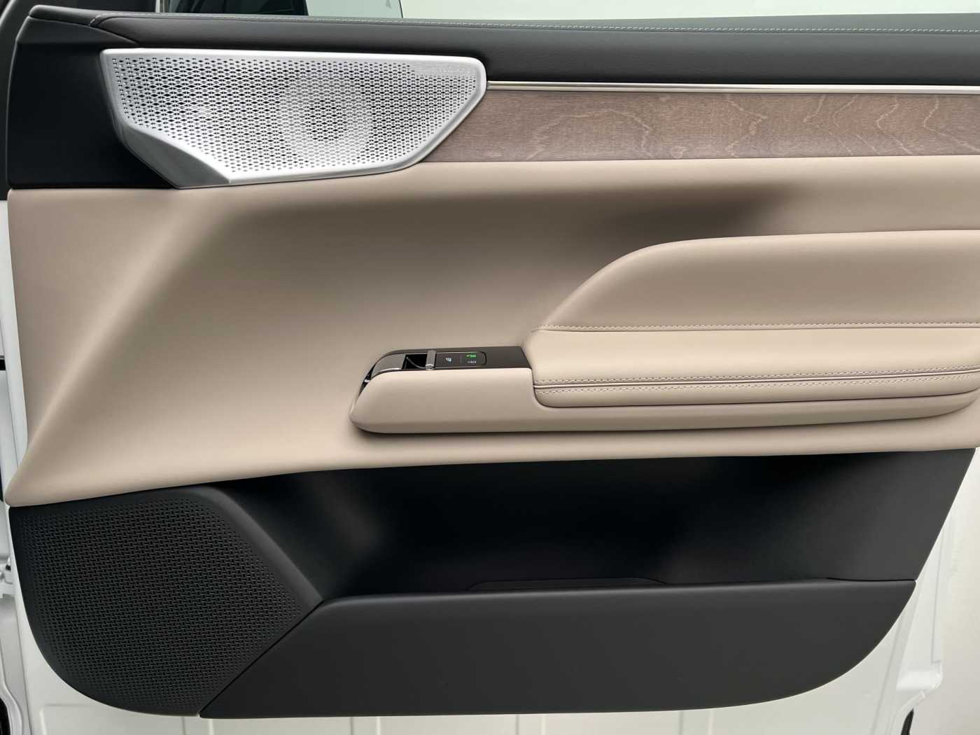 Volvo ES90