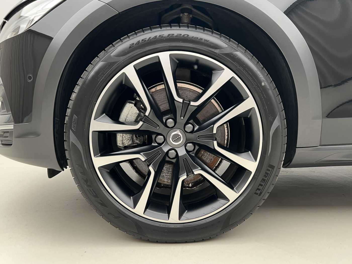 Volvo V90 Cross Country
