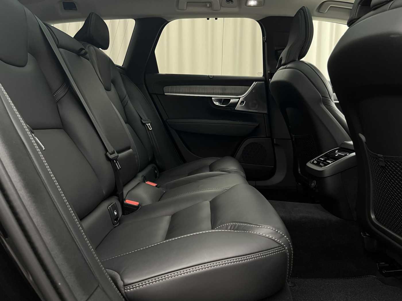 Volvo V90 Cross Country