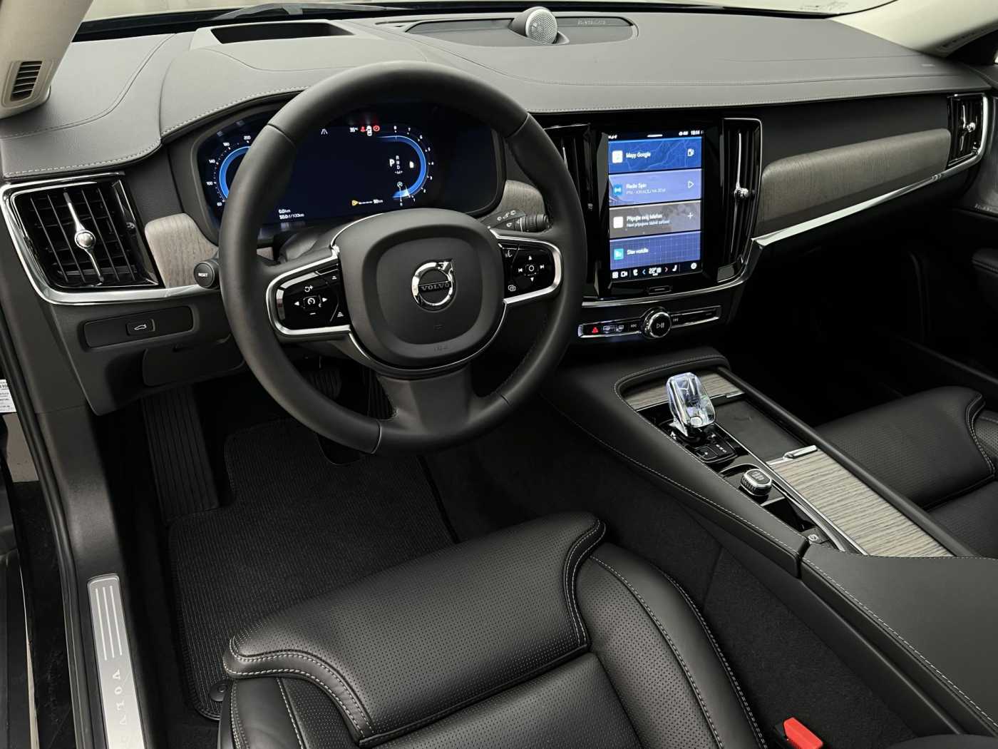 Volvo V90 Cross Country
