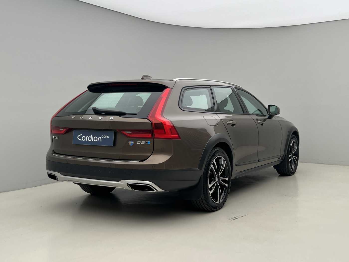 Volvo V90 Cross Country