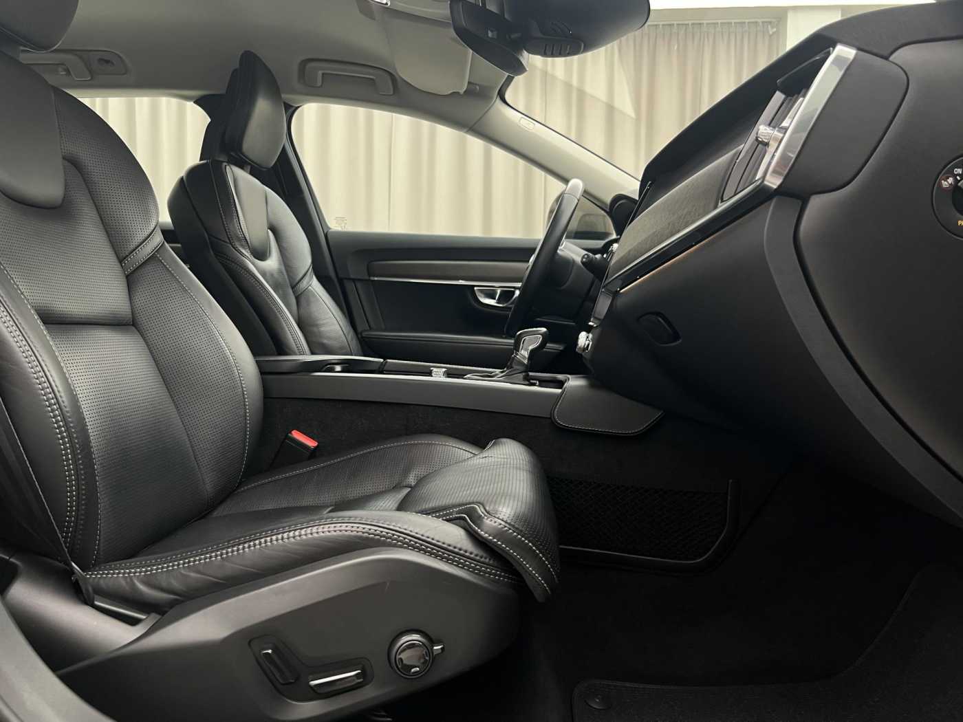 Volvo V90 Cross Country