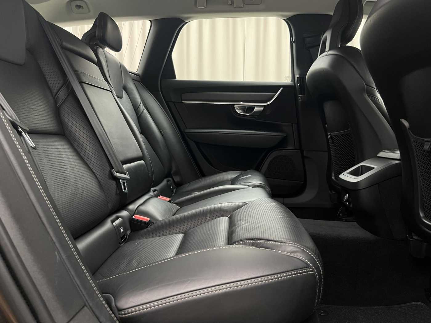 Volvo V90 Cross Country