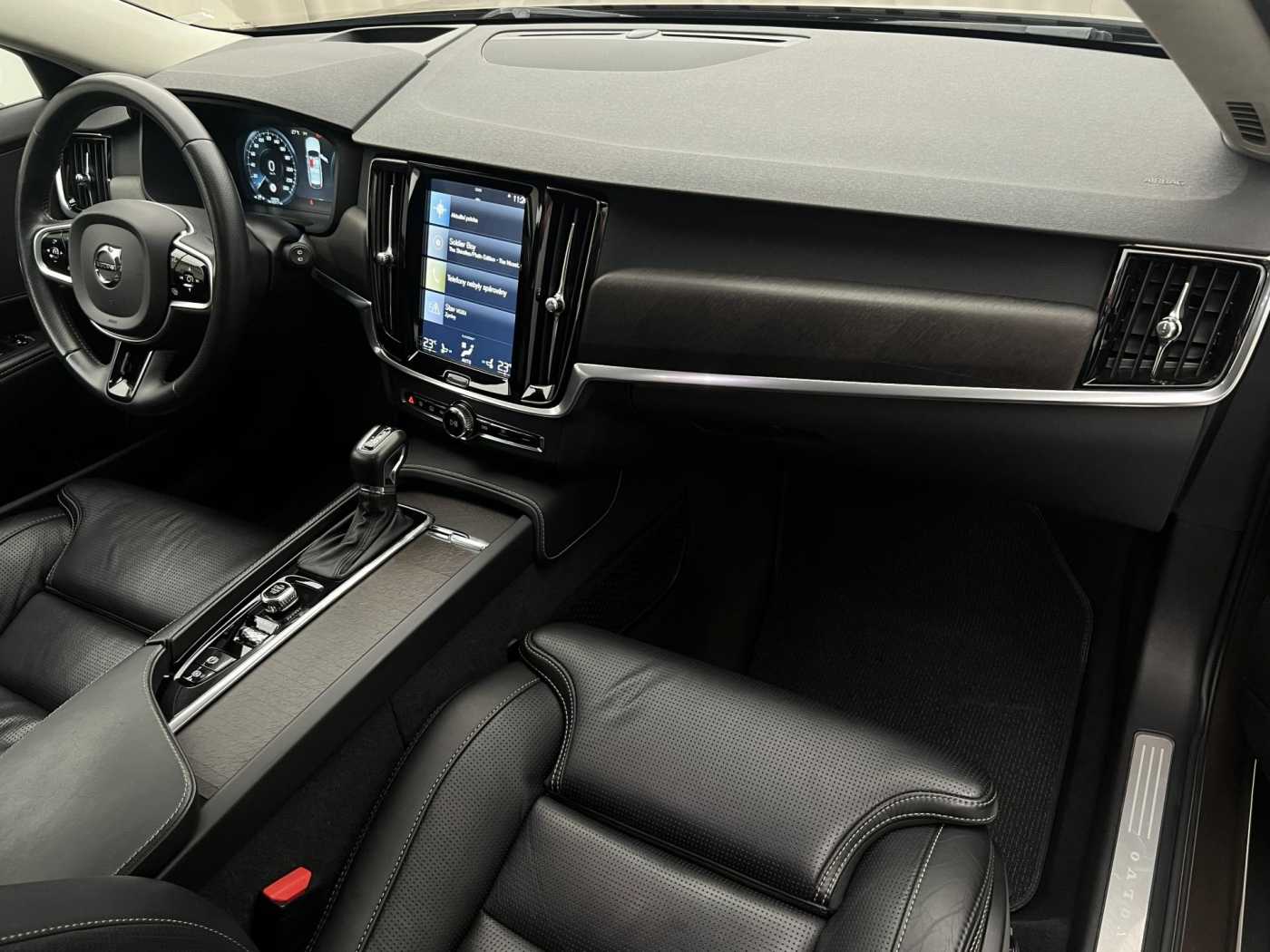 Volvo V90 Cross Country