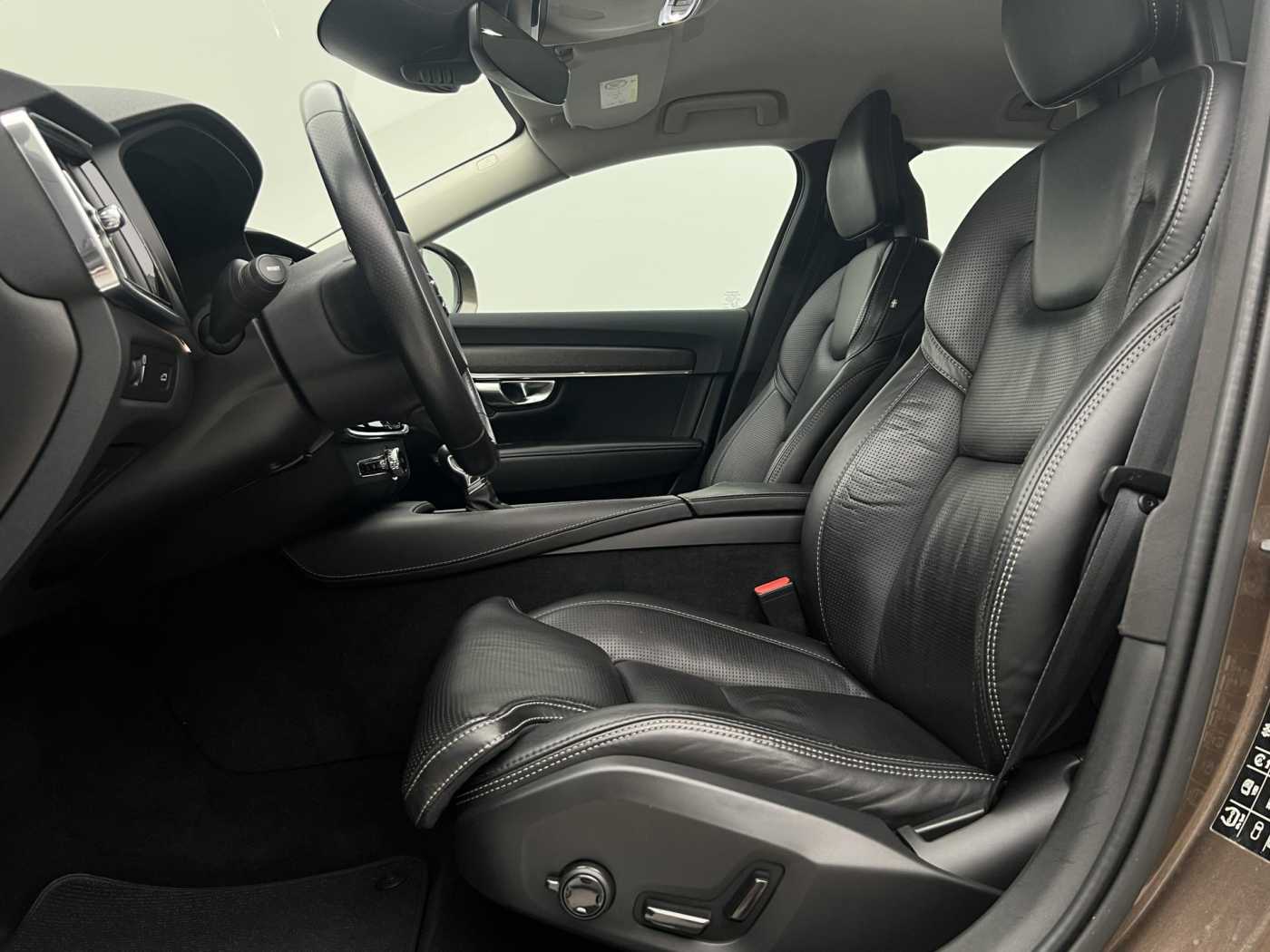 Volvo V90 Cross Country