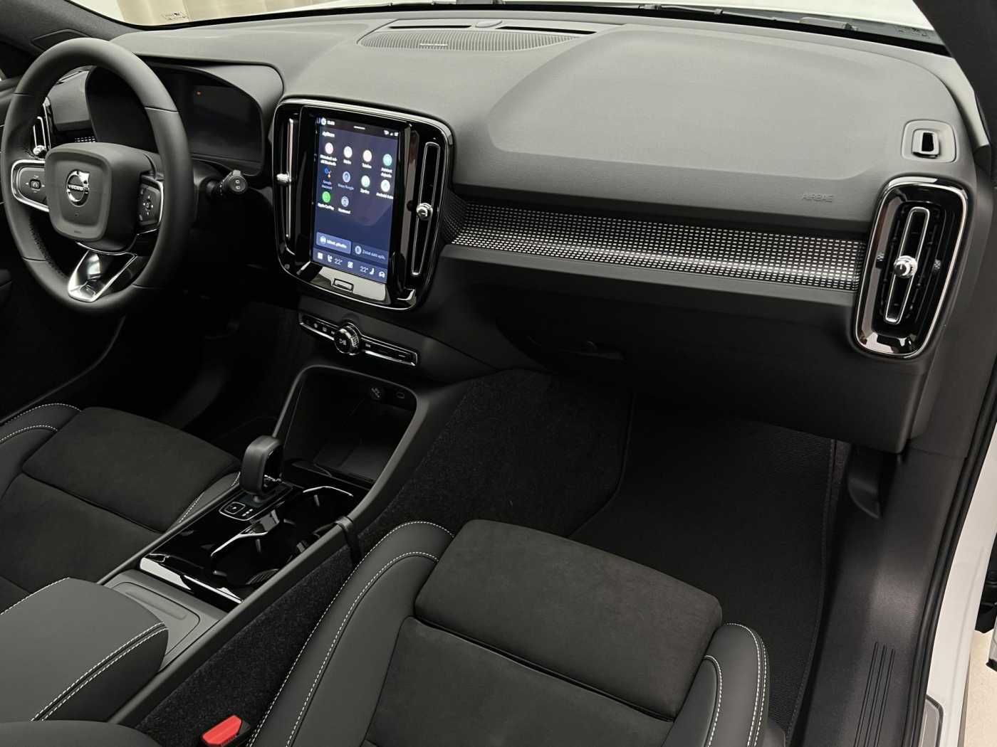 Volvo EX40