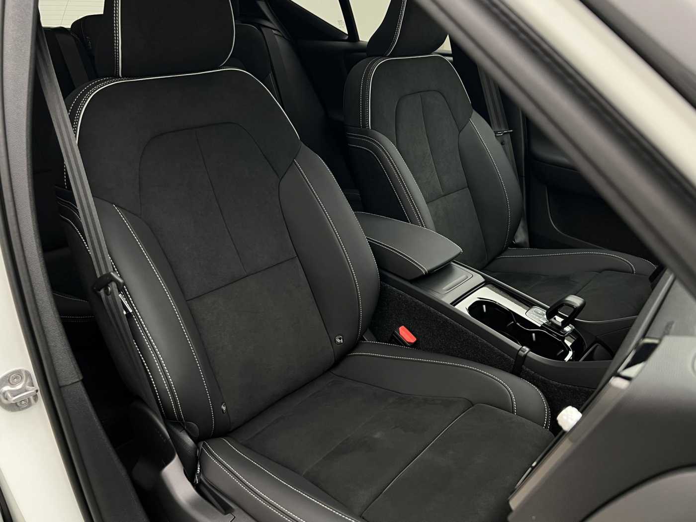Volvo EX40