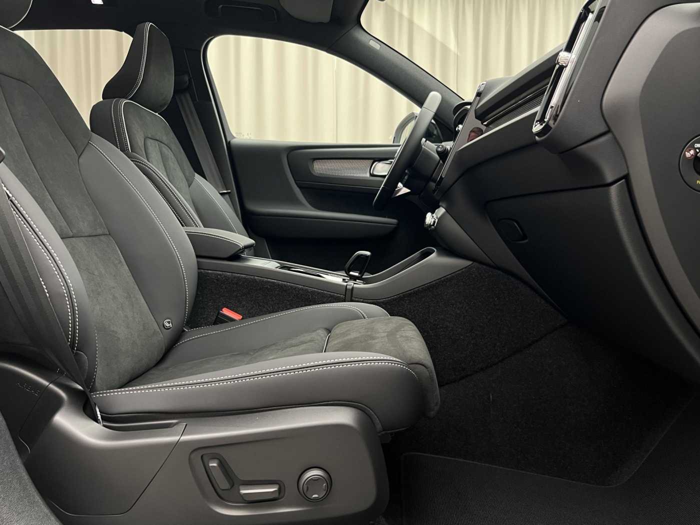 Volvo EX40