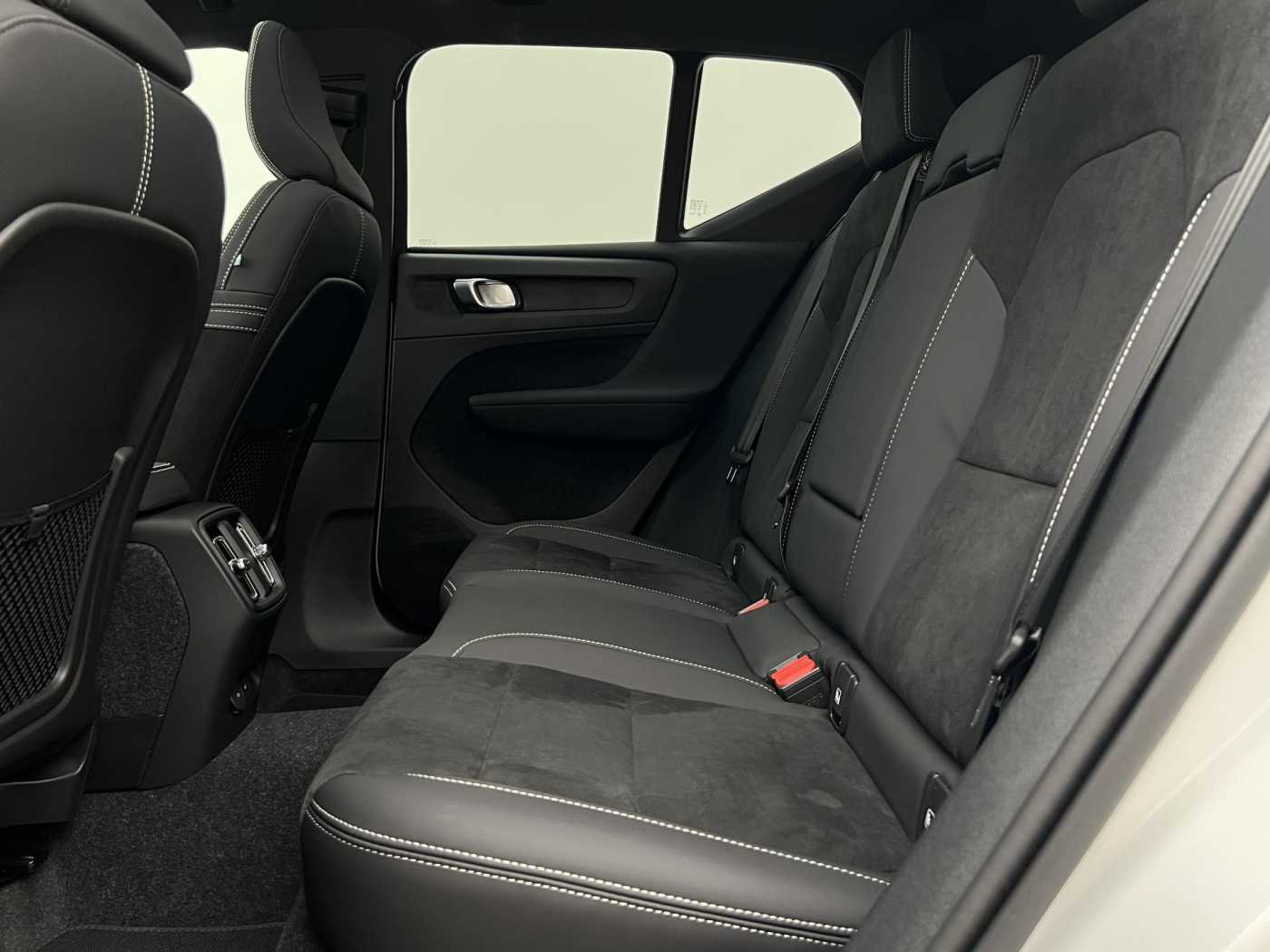 Volvo EX40