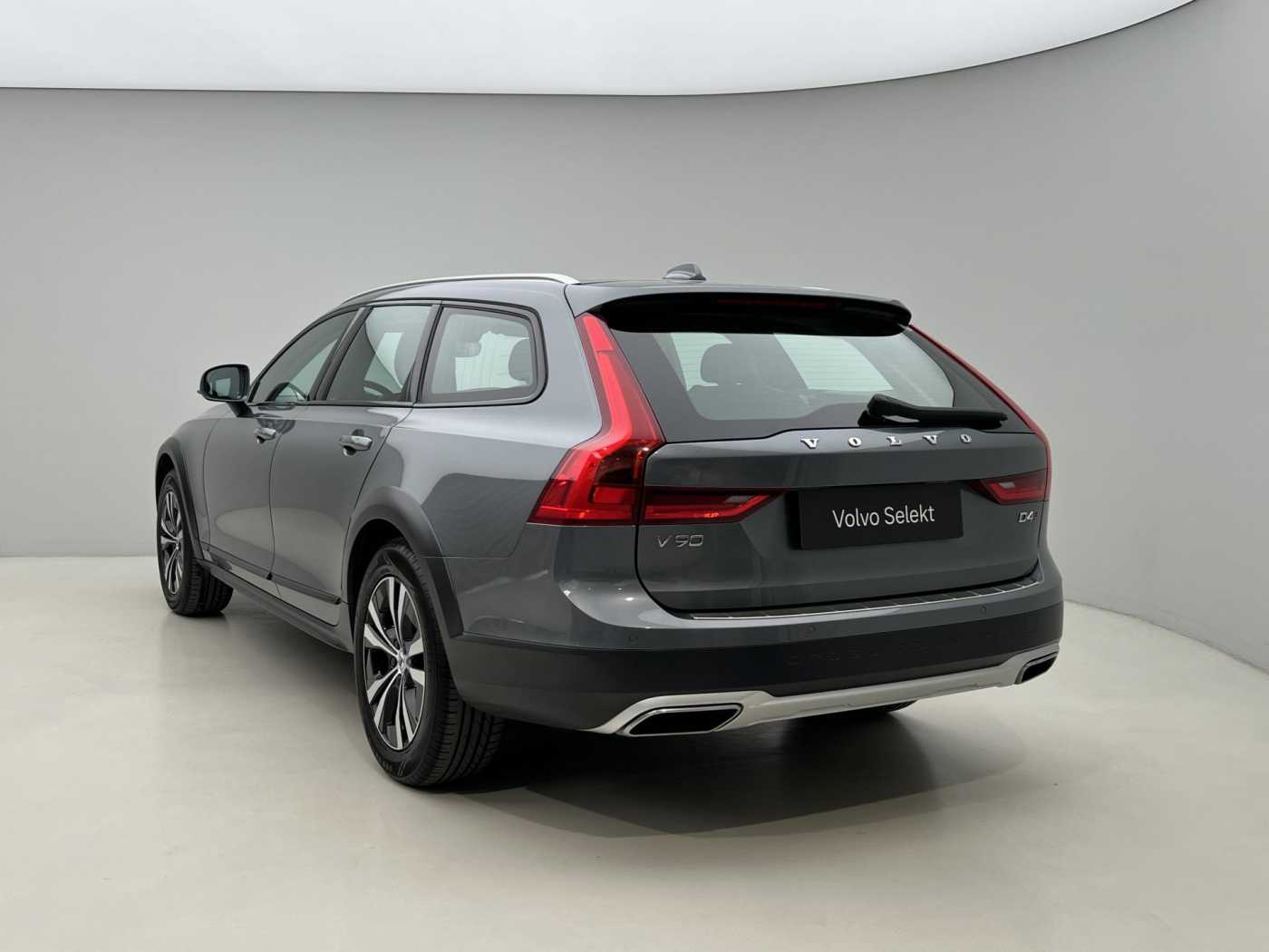 Volvo V90 Cross Country