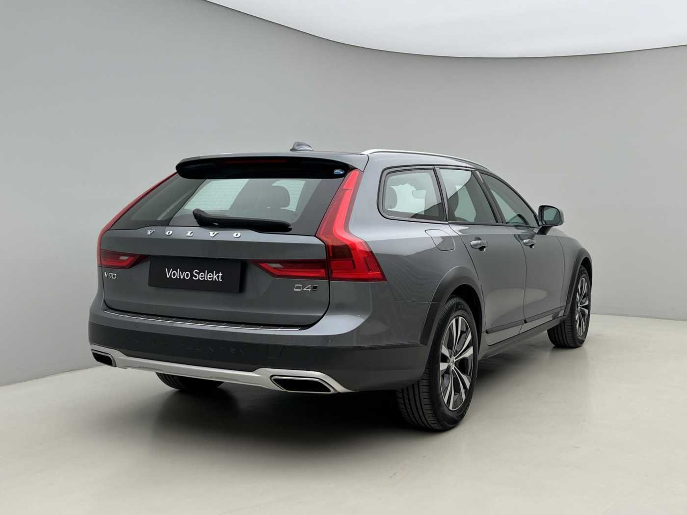 Volvo V90 Cross Country