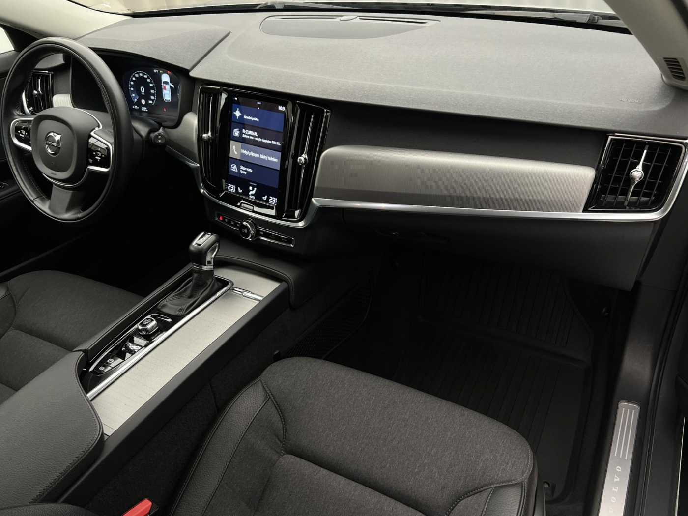 Volvo V90 Cross Country