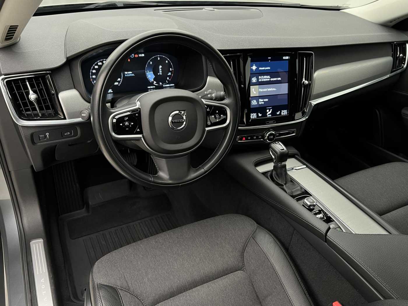 Volvo V90 Cross Country