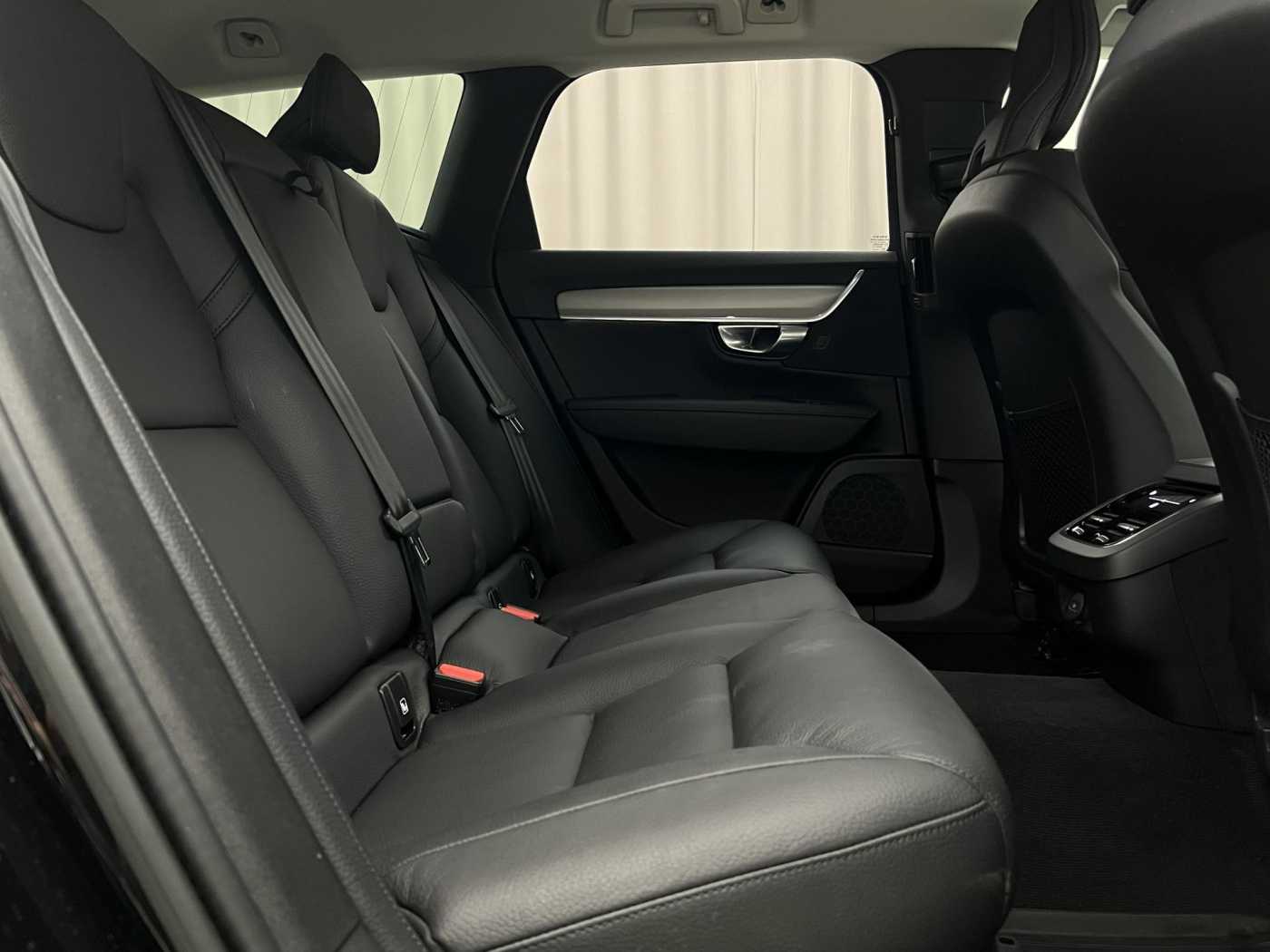 Volvo V90 Cross Country