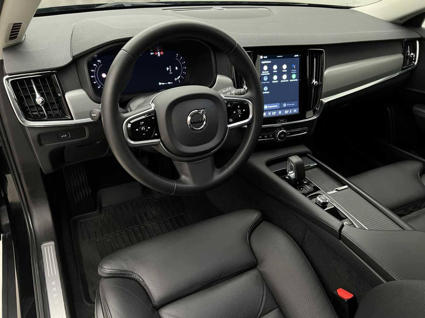 Volvo V90 Cross Country