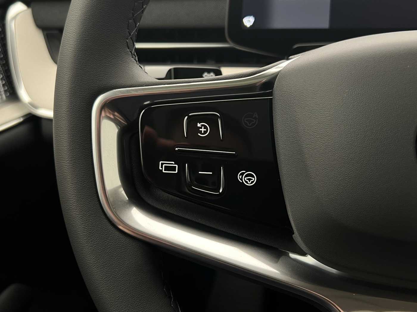 Volvo EX90