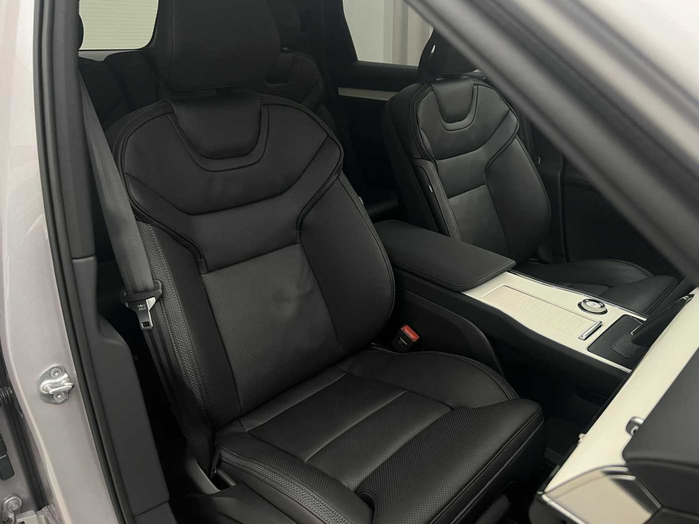 Volvo EX90
