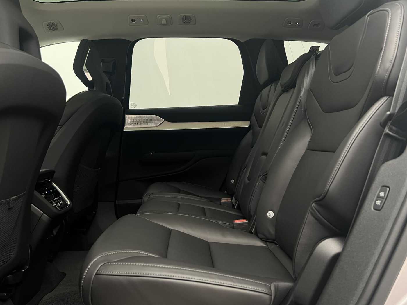 Volvo EX90