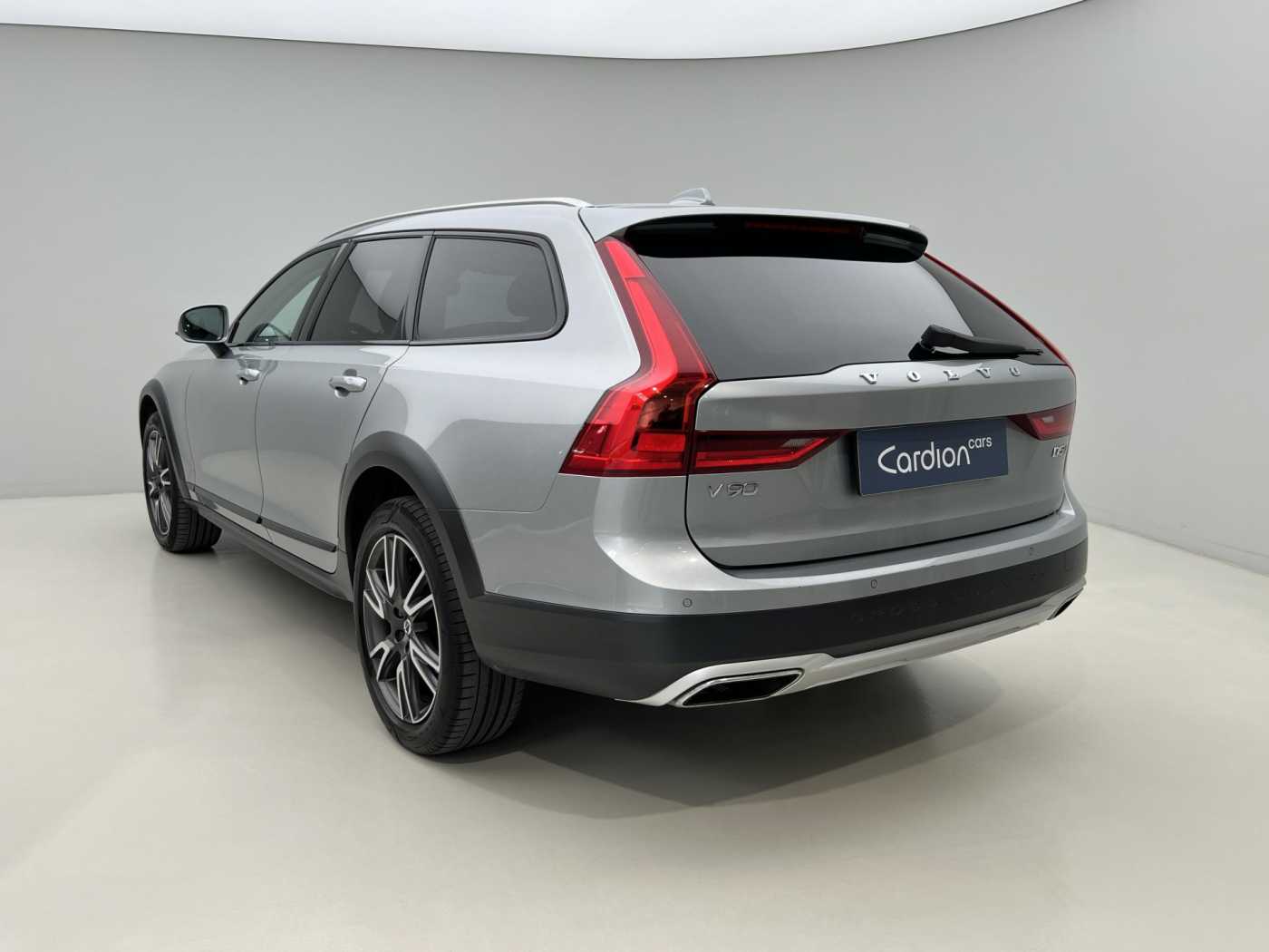 Volvo V90 Cross Country