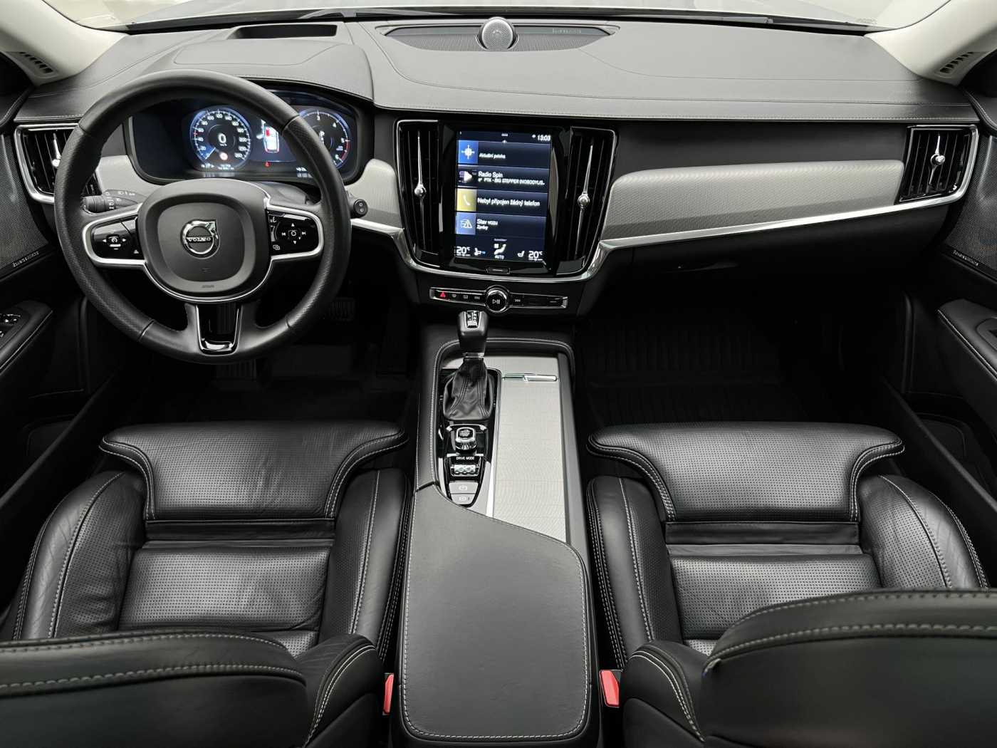 Volvo V90 Cross Country