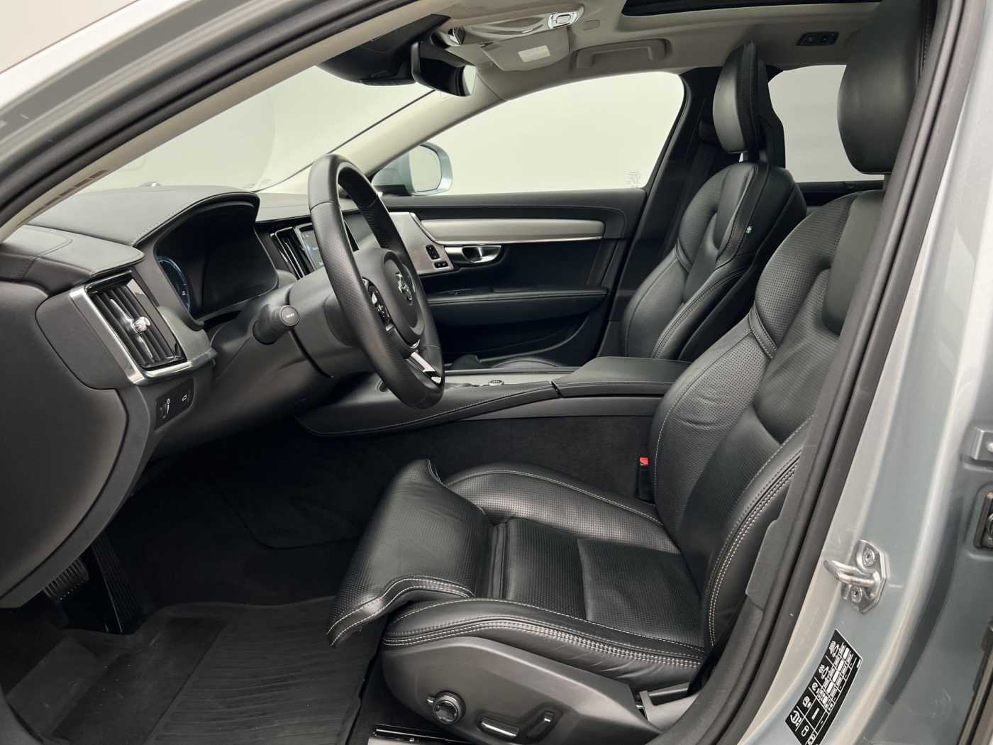 Volvo V90 Cross Country