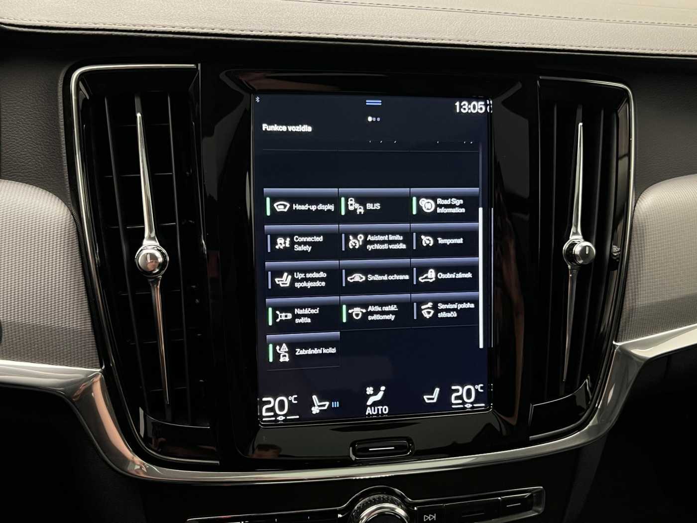 Volvo V90 Cross Country