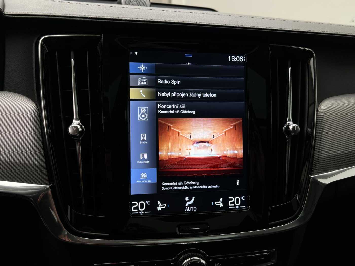 Volvo V90 Cross Country