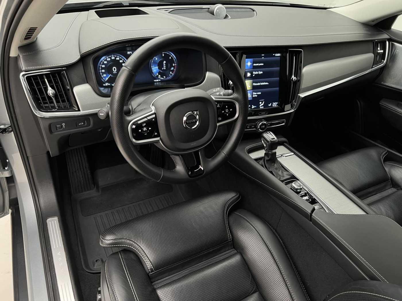 Volvo V90 Cross Country