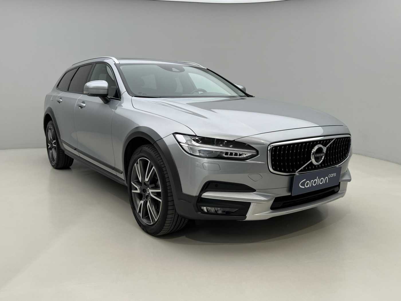 Volvo V90 Cross Country