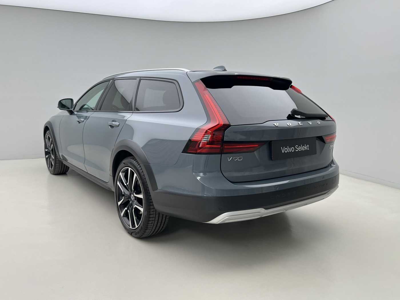 Volvo V90 Cross Country
